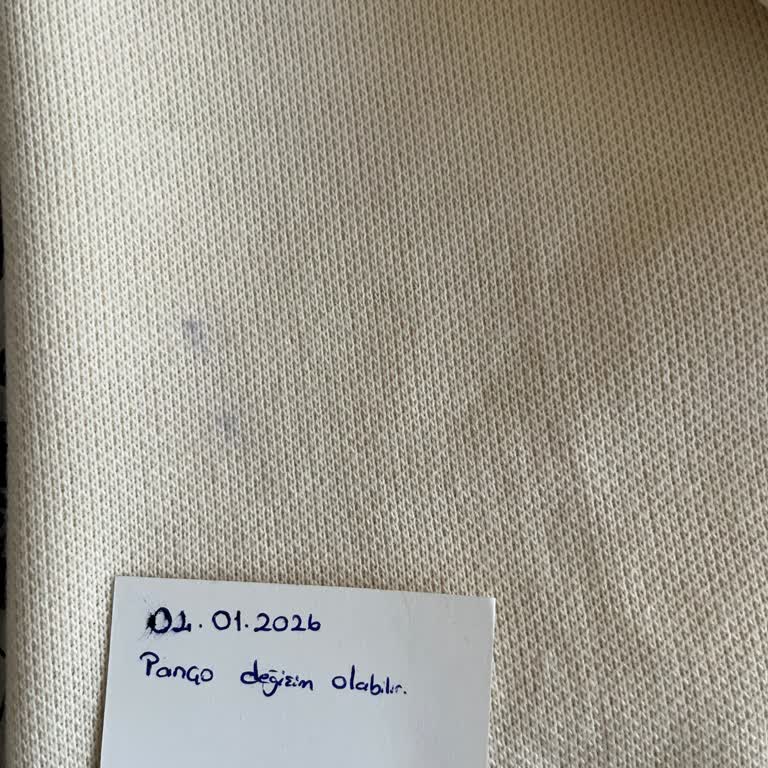 Fuşya Mağazasının Mürekkep Lekesi Nedeniyle Değişim Reddi Ve Suçlayıcı Davranışı