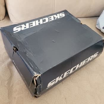 Skechers'dan Gelen Ayakkabı Kullanılmış Ve Kutu Hasarlı