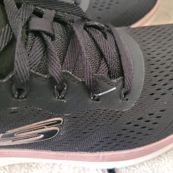 Skechers'dan Gelen Ayakkabı Kullanılmış Ve Kutu Hasarlı