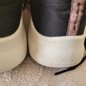 Skechers'dan Gelen Ayakkabı Kullanılmış Ve Kutu Hasarlı