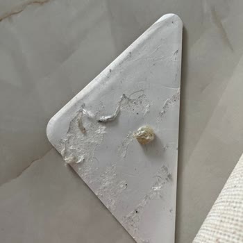 Halı Tut Kaydırmaz Pedlerde Yapışkan Kısımları Hızla Bozuldu Ve Uzun Ömür Vaadi Boş Çıktı