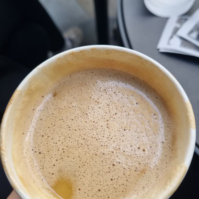 Kahve Dünyası Yağlı Kahve Ve Kaba Personel Tavrı