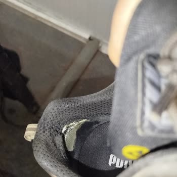 Garanti Kapsamındaki İş Ayakkabısında Çatlama Ve Su Girişi, Satıcıdan Yanıt Yok