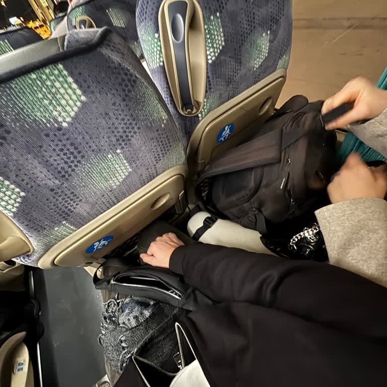 Havaş Otobüsünde Aşırı Sıkışık Koltuk Düzeni Ve Güvenlik İhmali