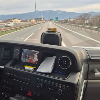 Aynı Koltuk İçin Çift Bilet Satışı Ve Yerde Oturma Zorunluluğu