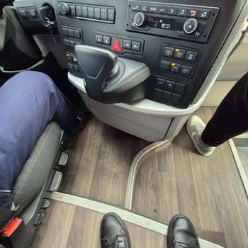 Aynı Koltuk İçin Çift Bilet Satışı Ve Yerde Oturma Zorunluluğu