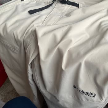 Columbia Lekesiz Olduğu Söylenen Pantolon Lekeli Çıktı Ve Değişim Talebi