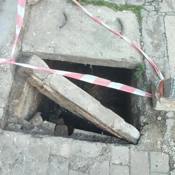 Bursa Gemlik'te Kırık Rögar Kapağı Ve Su Birikimi Sorunu Yetkili Tarafından Reddedildi