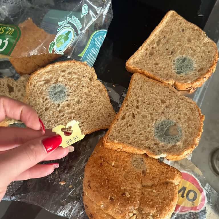 Küflü UNO Premium Ekmeği Hijyen Ve Sağlık Sorunu