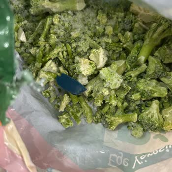 Dondurulmuş Brokoli İçinde Plastik Parça Tespiti Gıda Güvenliği Endişesi