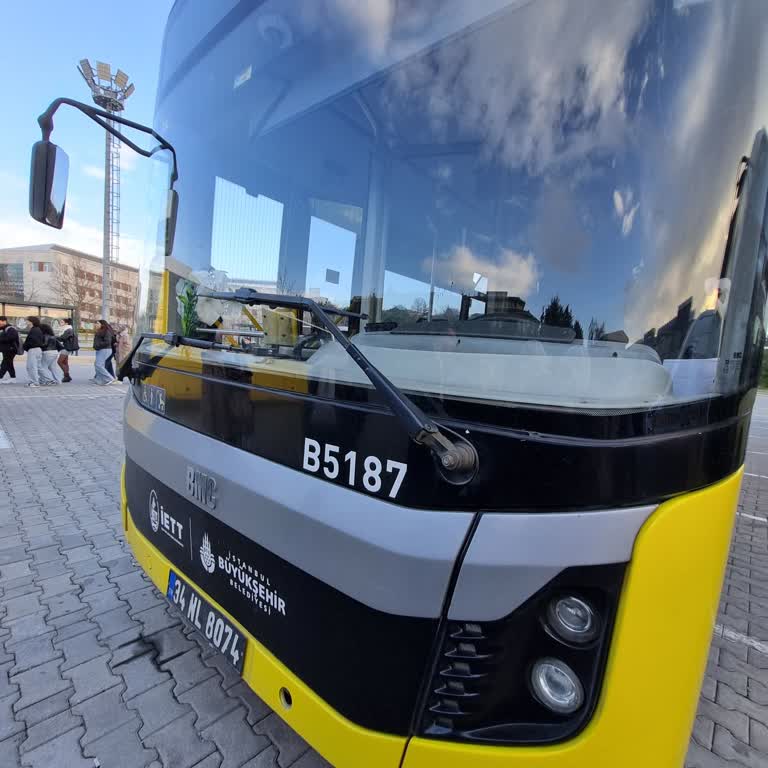 İETT MR51 16.20 Seferinde Otobüs Alınmadı Ve Açıklama Yapılmadı