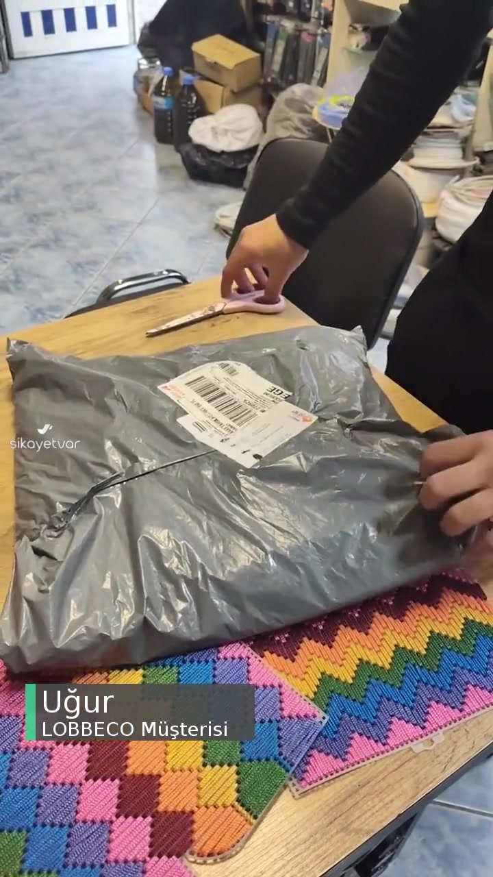 Lobbeco Ayakkabılar Ortada Yok! videonun kapak resmi