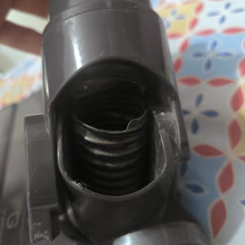 Zemin Fırçası Hortumu Yırtık Olduğu İçin Ücretsiz Parça Değişimi Talebi