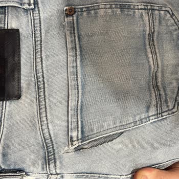 Mavi Pantolonlarda Dikiş Ve Yırtılma Sorunu