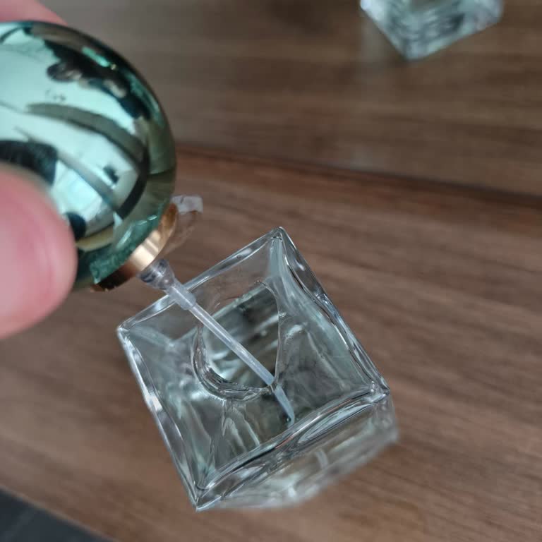 BİM Parfüm Şişesi Kapağının Kırılması Ve Değişim Talebi!