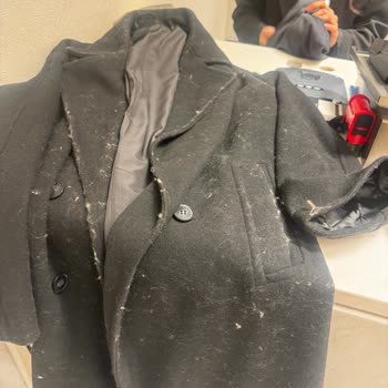 Zara Mağazasındaki Hızlı Tüylenen Kaban Değişim İsteği