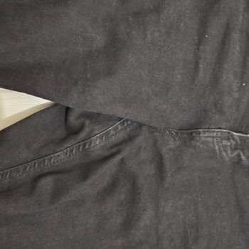 Koton Erkek Kot Pantolonunda İlk Yıkamada Renk Solması Ve Boya Atması