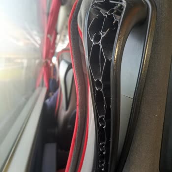 Kamil Koç Otobüsünde Bakımsız ve Hijyenik Olmayan Seyahat, Host Ve İkram Yok, 960 TL İadesi Talebi