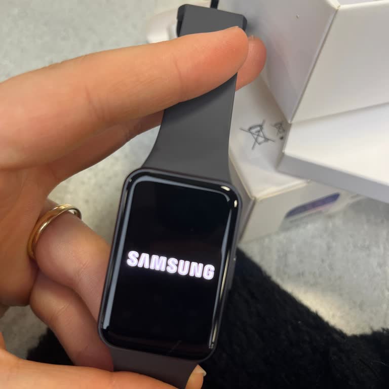 İphone Uyumlu Olması Söylenen Samsung Galaxy Fit 3 Bağlantı Sorunu