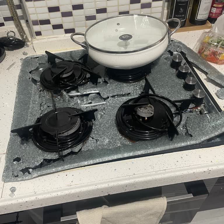 Luxell Ankastre Ocağın Camı Kendiliğinden Patladı, Garanti Kapsamında Ücretsiz Değişim Talebi