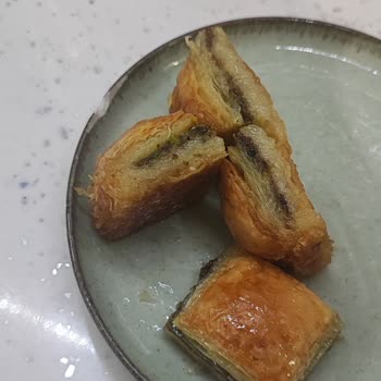 Köşe Dilimi Ve Eksik Fıstıklı Baklava Sebebiyle Para İadesi İstiyorum