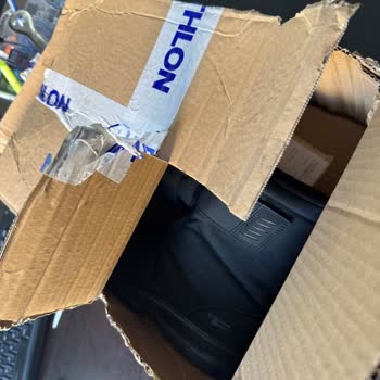 Decathlon Türkiye Ürünü Kırpılmış Derme Çatma Koliyle Gönderildi