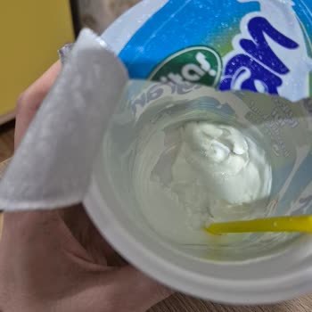 Aksaray Çiğköfteciden Aldığım Sütaş Ayranında Küf Tespiti