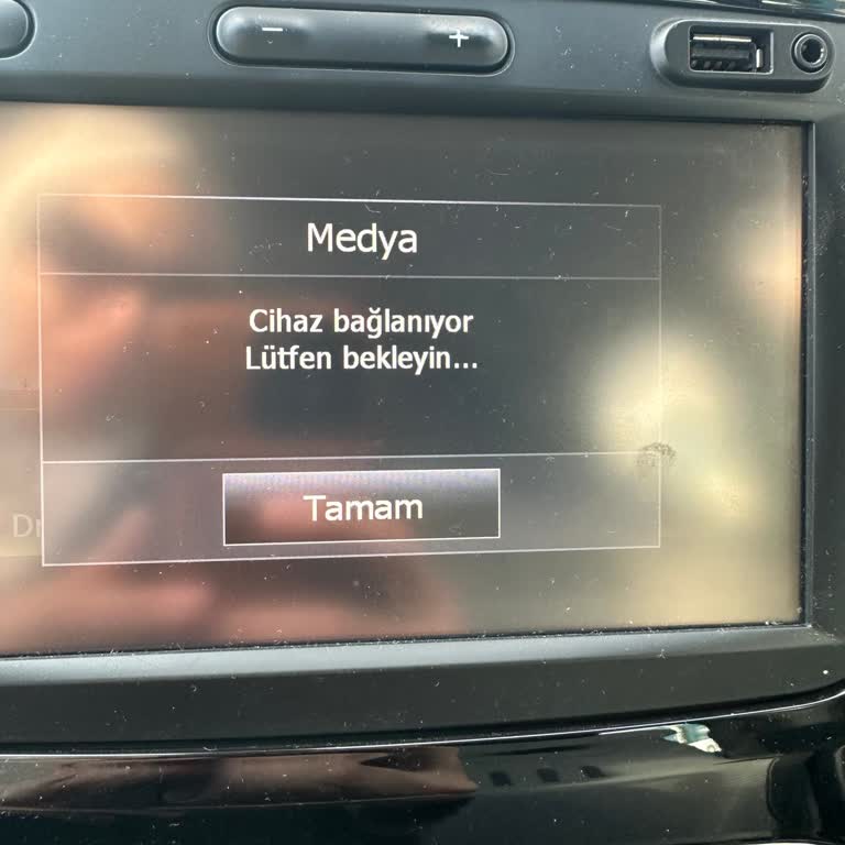 Renault Captur 2016 Multimedya Ve Bluetooth Sorunları Sürücü Güvenliğini Tehdit Ediyor