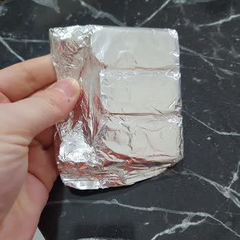 Nestle Bademli Sütlü Çikolata Ambalajı Ve İçeriği Uyumsuz