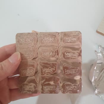 Nestle Bademli Sütlü Çikolata Ambalajı Ve İçeriği Uyumsuz