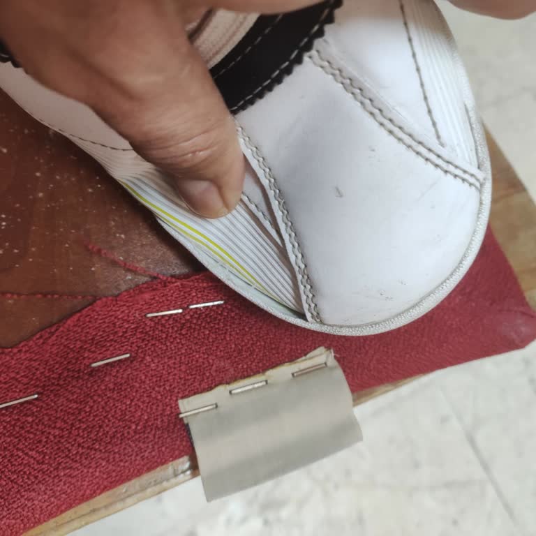 Hepsiburada’da Satıcı Bulunamayan Ayıplı Ayakkabı İçin Çözüm Talebi