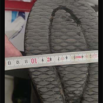 Skechers Türkiye'den Satın Alınan Ayakkabının Tek Ayakları Farklı Numara