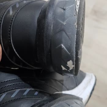 Az Kullanıma Rağmen Ayakkabının Dış Kaplaması Soyuluyor