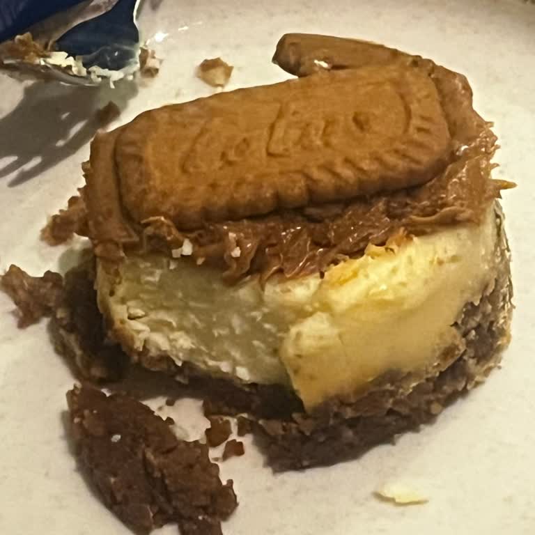 Geç Teslimat Ve Bayat Pastalar Nedeniyle Bozulan Doğum Günü Ve İade Talebi