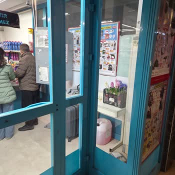 A101 Kırılan Valiz Ve Kaba Mağaza Müdürünün Üslubu