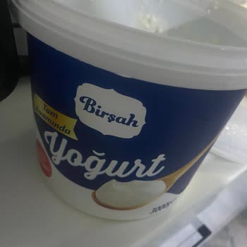 Birşah Tam Kıvamında Yoğurt 3000 G Ürünün İçinden İp Çıkması