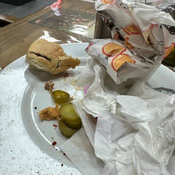 Kokoreçte Yabancı Cisim, Hijyen İhmali Ve İlgisiz Personel