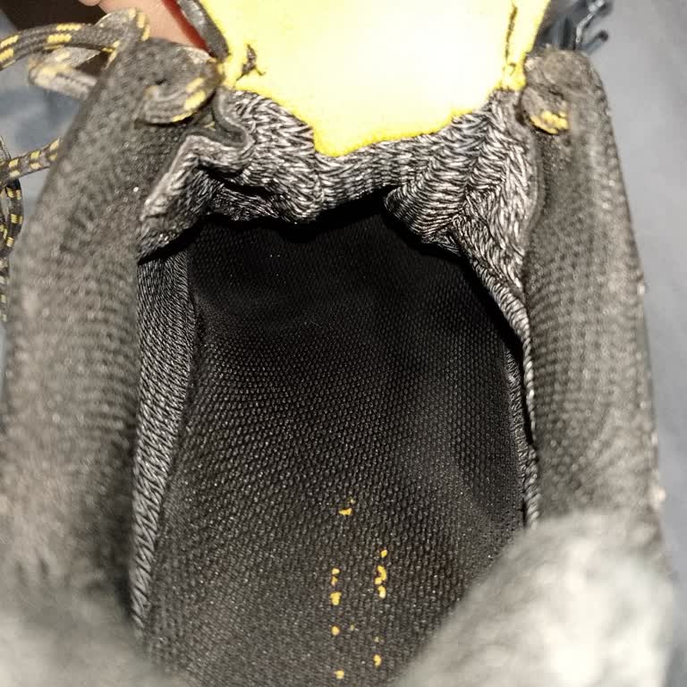 Su Geçirmez Olması Söz Edilen Botta Su Sızması Ve Değişim Talebi