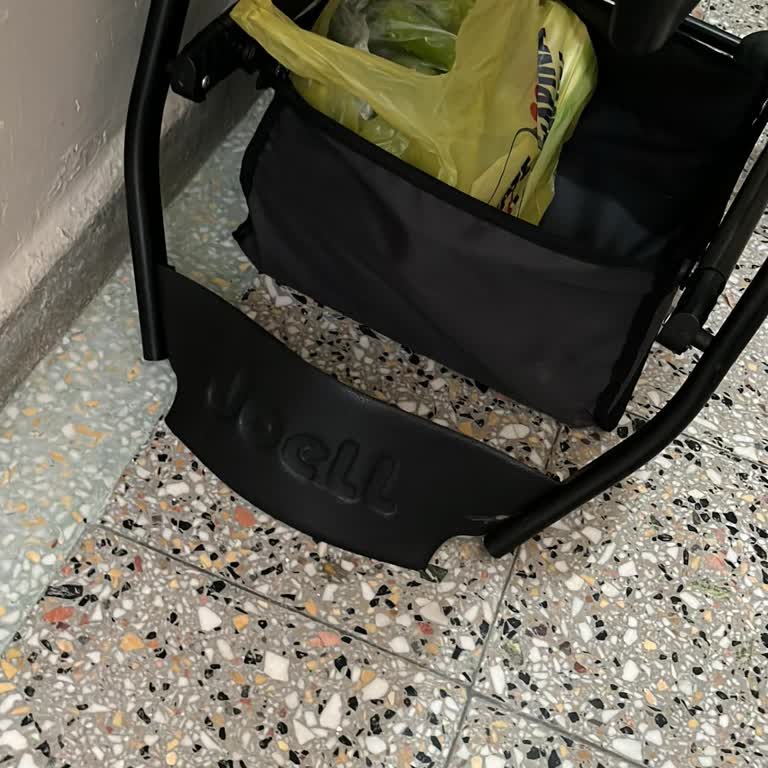 Bebek Arabasının Ön Tekerlekleri Kırıldı, Güvenlik Endişesi Ve Garanti Talebi