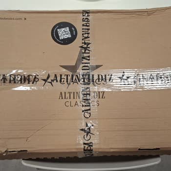 Patlamış Kargo Ve Hasarlı Deri Ceket Hediye Paketi Şikayeti