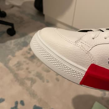 İlanla Uyuşmayan Ve Defolu Ayakkabı, Satıcının Kaba İade Reddine Karşı Şikayet