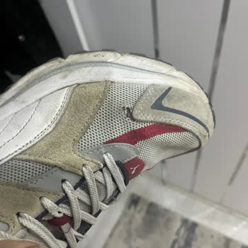 FLO Mağazacılık’tan Satın Alınan Spor Ayakkabıda Hızlı Yırtılma Ve Üretim Kusuru İddiası