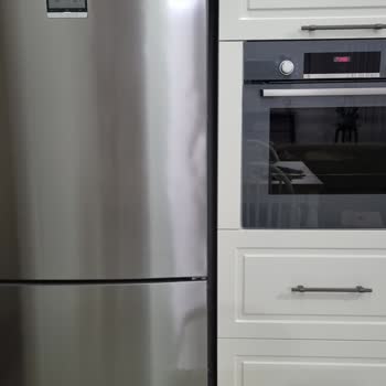 Bosch Kombi Buzdolabı Kapak Görünüm Kusuru İçin Değişim Talebi