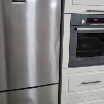 Bosch Kombi Buzdolabı Kapak Görünüm Kusuru İçin Değişim Talebi