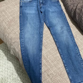 Kısa Sürede Renk Solması Ve Dikiş Hatalı Kot Pantolon İçin Değişim Talebi