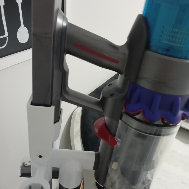 Dyson Gen 5 Süpürgenin Kendiliğinden Kapanması Ve Ücretsiz Batarya Değişimi Talebi