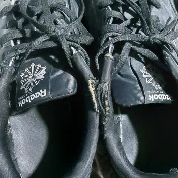 FLO Çocuk Ayakkabılarında Üretim Hatası Ve İade Talebi