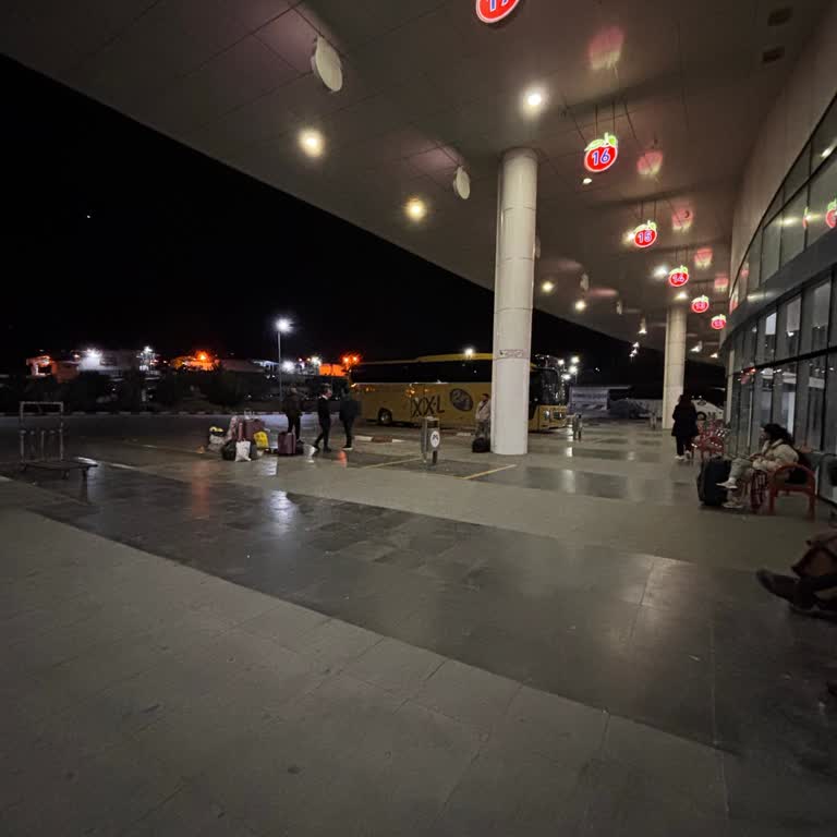 Üç Saat Gecikme, Yanıltıcı Bilgi Ve Koltuk Değişikliği