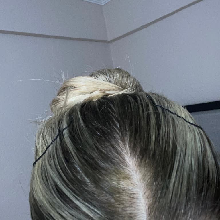 İzmir Tayfun Samur Kuaför’de Fazla Ücret Ve Renk Hatası