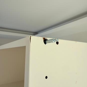 Doğtaş Kırık Dolap Parçası Değişimi İki Ayı Aştı, Yanıt Yok